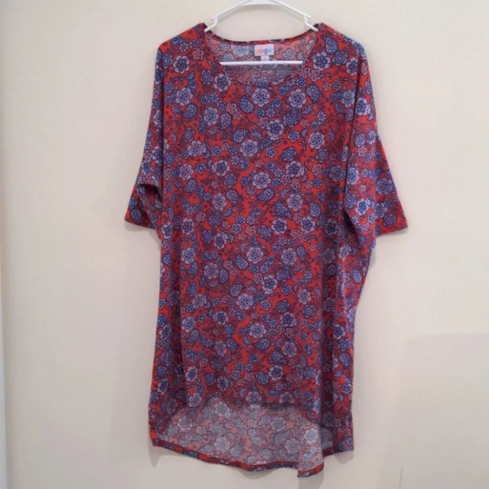 LuLaRoe red and‎ blue top size L